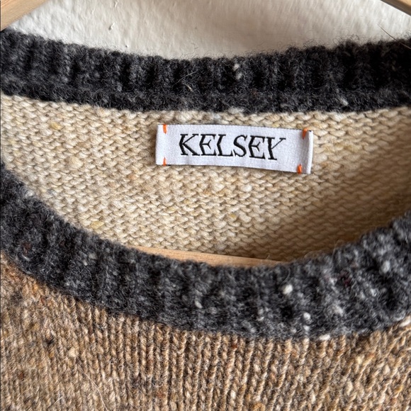 Studio Kelsey Neutral Colorblock Vest - Picture 2 of 5